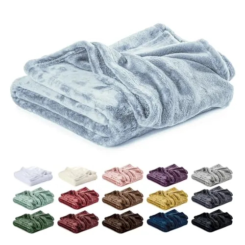 Lavea® Mikrofaser Kuscheldecke flauschig und weich, warme Fleecedecke für Sofa und Bett, Pflegeleichte Decke, atmungsaktiv und hautfreundlich, Wolldecke, Sofadecke Wohnzimmer, Winterblau, 150x200 cm
