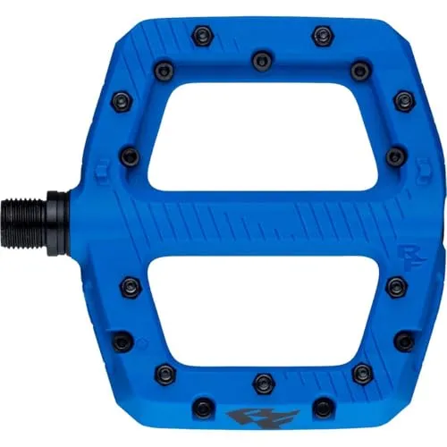 Race Face Chester Plateau MTB Pedale Blau - Flach-/Plateau-Pedale für Mountainbikes, aus strapazierfähigem Nylon, ideal für besseren Grip und Kontrolle beim Fahren im Gelände.