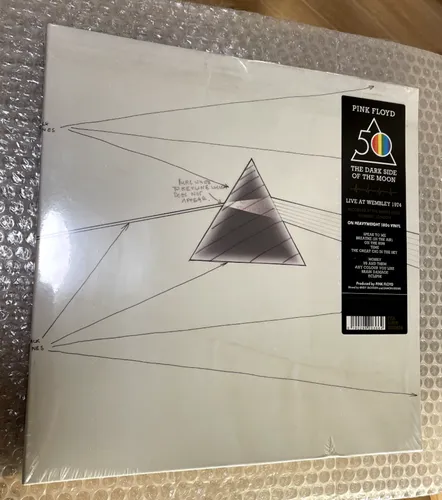 Pink Floyd Dark Side Of The Moon Live At Wembley 1974 - 180g Vinyl - Schallplatte im Jubiläumsformat, hochwertiger Live-Mitschnitt von Pink Floyd, ideal für Rockliebhaber und Sammler.