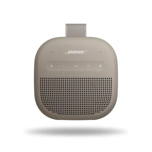 BOSE SoundLink Micro (2. Gen.) Bluetooth Lautsprecher, Sandstein - Bluetooth-Lautsprecher mit erstaunlichem Sound und bis zu 12 Stunden Akkulaufzeit. Kompakt, wasserdicht und ideal für unterwegs – genießen Sie Musik überall!