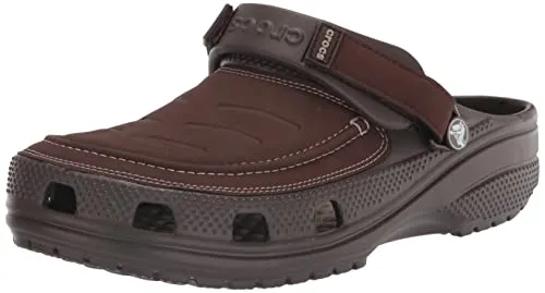 Crocs Yukon Vista II LiteRide Clog für Männer, Espresso/Mushroom - Clogs & Pantoletten für Herren, aus veganem Leder mit ikonischem Crocs Comfort, ideal für drinnen und draußen, leicht zu reinigen und schnell trocknend.
