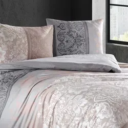 TRAUMSCHLAF Bettwäsche Calina, 2-teiliges Set mit floralem Design - Bettwäsche-Set aus hochwertigem Renforcé, atmungsaktiv und pflegeleicht. Die floralen Motive und der eingenähte Reißverschluss sorgen für stilvollen Komfort und einfache Handhabung.