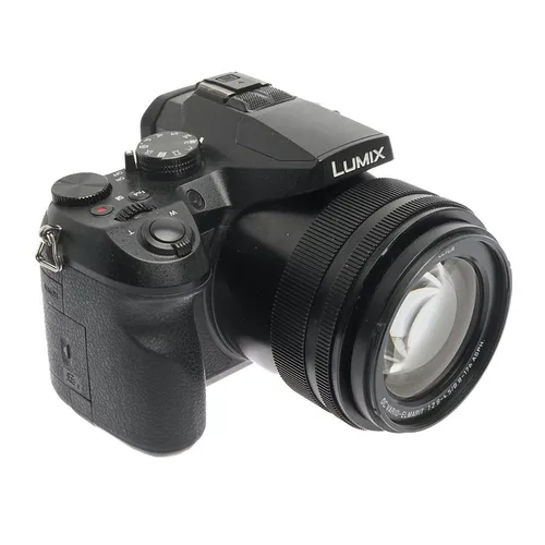 Panasonic Lumix DMC-FZ2000 Bridgekamera mit 20,1 MP - Bridgekamera mit 20x optischem Zoom und 1080p Full HD-Videoaufnahmen. Ideal für kreative Fotografie und beeindruckende Bildqualität. Inklusive Ladegerät.