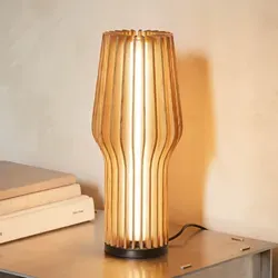 Eva Solo Radiant Portable Tischleuchte Eiche - Tischleuchte mit natürlichem Eichenholz und kabelloser Funktion, ideal für Innen- und Außenbereiche. Genießen Sie bis zu 90 Stunden Licht und drei Lichtstufen für die perfekte Atmosphäre.