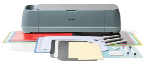 Cricut Maker 4 ENGAGEMENT BUNDLE - Kreative Möglichkeiten für DIY-Projekte - Drucker und Bastelwerkzeug in einem, ideal für kreative Projekte mit präzisen Schnitten und vielseitigen Materialien.