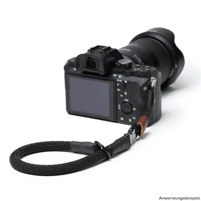 C-Rope Handschlaufe 30cm Silent Black – Ideal für Kameragurte - Robuste Handschlaufe aus hochwertigem Kletterseil, 30cm lang in stilvollem Silent Black. Perfekt für sicheren Halt und komfortables Tragen Ihrer Kamera.