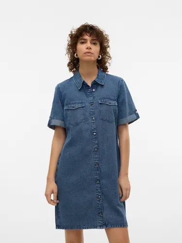 Jeanskleid "VMJENNIE SS SHORT DENIM DRESS NOOS" - Feminin und Bequem, Gr. L (40) - Sommerkleider: Stylisches Jeanskleid von Vero Moda mit praktischen Brusttaschen und pflegeleichter Denim-Qualität für einen sportlichen Look.