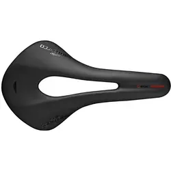 Selle San Marco Allroad Open-Fit Kohlenstoff Fx Wide DNA - Fahrradsattel für Komfort und Leistung, mit kohlenstofffaserverstärktem Design und breiter Passform für optimalen Sitz bei langen Fahrten.