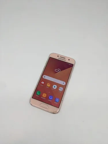Samsung Galaxy A3 2017 SM-A320FL Schwarz - Handy & Smartphone: Das kompakte Galaxy A3 (2017) überzeugt mit 4G LTE, 16 GB Speicher und einer hochwertigen Kamera für beeindruckende Fotos.