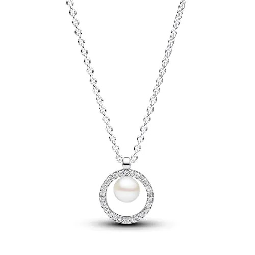 PANDORA Timeless Collier-Halskette mit Süßwasserzuchtperle - Elegante Damenkette aus Sterling Silber, 45 cm lang, verziert mit einer einzigartigen Süßwasserzuchtperle und funkelnden Zirkonia, perfekt für besondere Anlässe oder den Alltag.