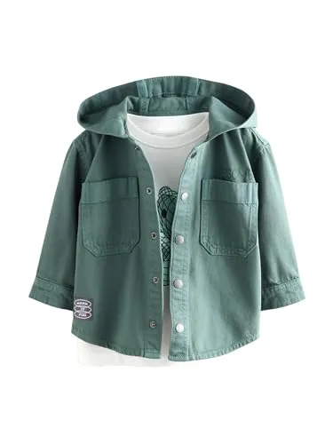 NEXT Jungen Twill-Hemdjacke und T-Shirt Set in Dunkelblau 62-68 - Stylisches Set aus Twill-Hemdjacke und T-Shirt für Jungen. Perfekt für trendige Outfits und den Alltag. Die englische Marke bietet hochwertige Mode für die ganze Familie.