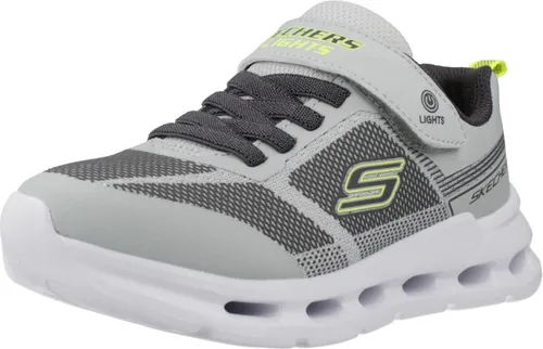 Skechers Glide-Step Lights Grau GYLM EU 33 – Kindersneaker - Bequeme Skechers Glide-Step Lights in Grau, Größe EU 33. Ideal für den Alltag, mit Klettverschluss für einfaches An- und Ausziehen. Perfekt für Streetstyle und Freizeitaktivitäten, mit hochwertigem Textil-Obermaterial.