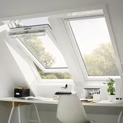 Velux Schwingfenster GGU UK08 0066 Energie Plus - Dachfenster mit innovativer Griffleiste für einfaches Öffnen und Schließen, ideal für Räume mit Möbeln darunter. Hohe Wärmedämmung und Schalldämmung für mehr Komfort.