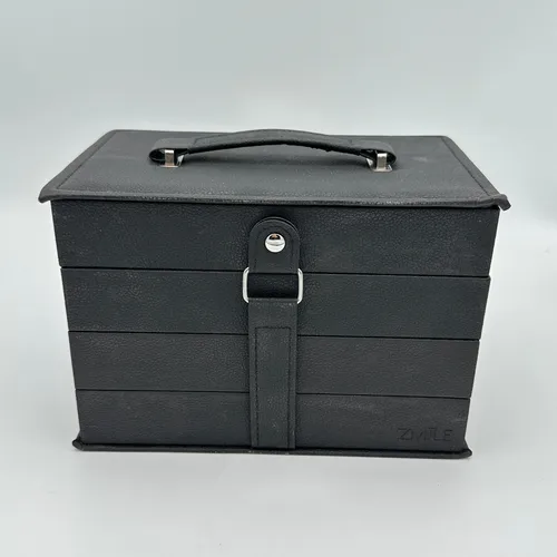 ZMILE Cosmetics Make-up-Koffer 'Beauty Case' Schwarz – Veganes Kosmetikset - 82-teiliges Schminkset in edlem Design, ideal für Reisen. Mit integrierter Spiegel und vielen Fächern sorgt es für Ordnung und Stil – perfekt für jedes Make-up.