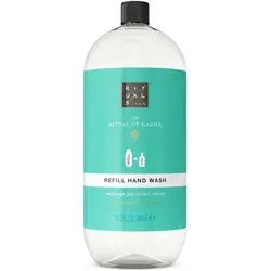 Rituals The Ritual of Karma Nachfüll-Handseife, 600 ml - Erleben Sie den blumigen Duft von Lotusblüte und erfrischendem weißen Tee. Diese pH-neutrale, seifenfreie Formel reinigt sanft und gründlich. Ideal für eine pflegende Handwäsche, auch in umweltfreundlicher Verpackung.
