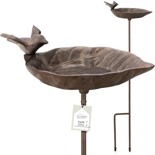 wildlife home Vogeltränke stehend auf Stab - Wildvogeltränken aus frostsicherem Gusseisen, ideal für Garten und Balkon, pflegeleicht und ohne chemische Beschichtung für unbedenklichen Einsatz.