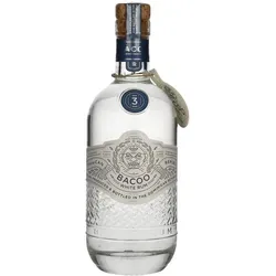 Bacoo 3 Jahre alter Weißer Rum 43% Vol. 0,7l - Genießen Sie den Bacoo Rum aus der Dominikanischen Republik, ein feiner Genuss mit süßen Aromen und einem langen Abgang. Ideal für besondere Anlässe und Cocktails.