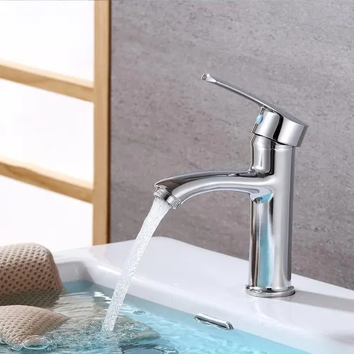 Goldene Design Waschbeckenarmatur - Einhandmischer - Elegante Waschtischarmatur aus Messing mit quadratischem Design, ideal für ein modernes Badezimmer. Hochwertige Verarbeitung und stilvolles Finish in Gold.