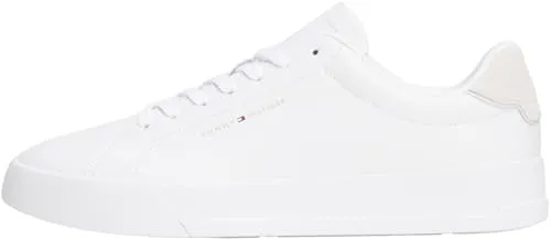 Tommy Hilfiger Herren Court Sneaker Detail Essential aus Leder, Weiß (White/Desert Sky), 44 - Herren-Sneaker aus hochwertigem Leder mit kontrastierendem Fersen-Einsatz und ikonischem Tommy Hilfiger-Logo für einen sportlichen Look.