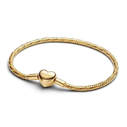 PANDORA Moments Facettiertes Schlangen-Gliederarmband mit Herzverschluss - Elegantes Armband für Damen, 14K vergoldet mit gravierbarem Herzverschluss, perfekt zum Personalisieren mit Charms.