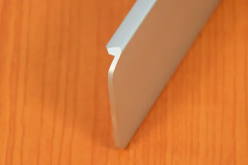 ALU ENDLEISTE Rechts 38MM für Küchenarbeitsplatten - Hochwertige Aluminiumleiste mit 38mm Dicke, perfekt für die elegante Abdeckung von Arbeitsplatten. Maße: 60cm, ohne Schraubenlöcher. Ideal für jeden Küchenstil.