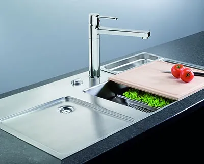 Naber waterstation® cubic 980 Einbauspüle aus Edelstahl - Sanitäranlagen & Zubehör - Komfortspüle mit innovativen Gastro-Behältern für bequemes Arbeiten auf zwei Ebenen und geräuscharmem Edelstahl mit 1,25 mm Materialdicke.