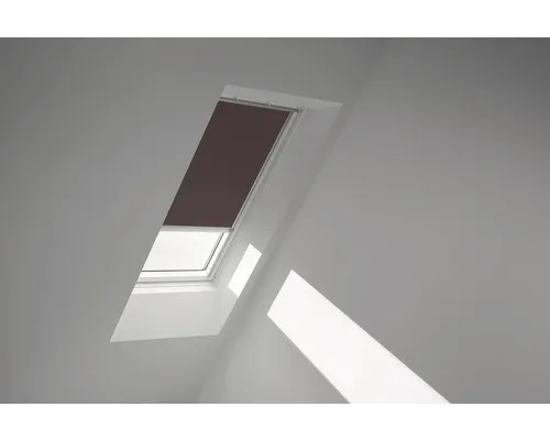 VELUX Verdunkelungsrollo Uni Dunkelbraun 4559 – Effektiver Lichtschutz für VELUX-Fenster - Das VELUX Verdunkelungsrollo Uni Dunkelbraun 4559 bietet zuverlässigen Lichtschutz und eine stufenlose manuelle Bedienung. Ideal für Schlaf- und Kinderzimmer, sorgt es für eine angenehme Dunkelheit und harmonische Integration ins Fenster.