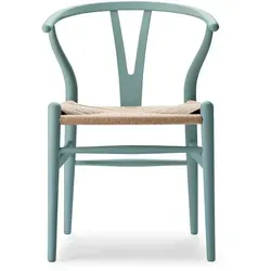 Carl Hansen CH24 Soft Wishbone Chair von Ilse Crawford - Stühle: Zeitlos eleganter Esstischstuhl aus Buche soft pewter mit Naturgeflecht, entworfen von Hans J. Wegner, ideal für stilvolle Wohnräume.