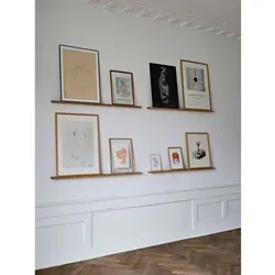 MOEBE Gallery Shelf 115 cm - Eiche natur - Regal aus massiver Eiche, ideal für Bilderrahmen und Poster dank praktischer vorderer Rille. Perfekte Wahl für stilvolle Wandgestaltung.