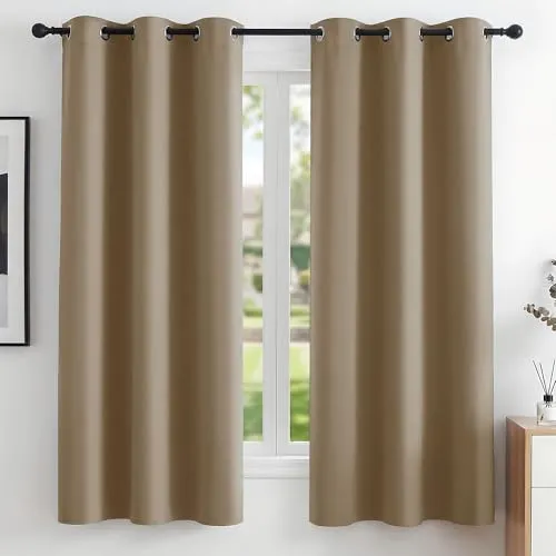 Deconovo Verdunkelungsvorhang - Thermo Gardine mit Ösen, 2er Set, Gelb - Hochwertige Verdunkelungsgardinen in Gelb, ideal für Schlafzimmer. Die thermoisolierenden Vorhänge bieten Kälteschutz und sind maschinenwaschbar für einfache Pflege.