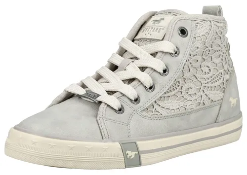 Mustang Damen High Top Sneaker Hellgrau - Sportliche High Top Sneaker für Damen in Hellgrau mit dekorativen Häkel-Akzenten. Robuste Gummilaufsohle und bequeme Passform für den perfekten Freizeitlook.