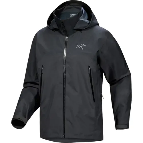 Arcteryx Beta AR Jacket Men - PFC-freie GORE-TEX® Pro Jacke - Schwarz - Die Arcteryx Beta AR Jacket für Herren bietet zuverlässigen Wetterschutz für Bergsteiger und Outdoor-Fans. Mit strapazierfähigem Material und durchdachtem Design ist sie ideal für jedes Wetter geeignet.
