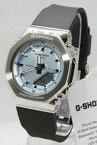 Casio Watch GM-S2110-2AER - Elegante Damenarmbanduhr mit ikonischer achteckiger Form, Metallbezel und zahlreichen Funktionen wie Stoppuhr, Alarm und Weltzeit. Wasserdicht bis 20 bars und in edler Geschenkbox.