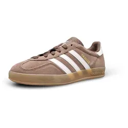 adidas Gazelle Indoor Earth Strata White Gold Metallic - 42 - Stilvolle Sneaker für Indoor-Aktivitäten: Die adidas Gazelle Indoor Earth Strata bieten elegantes Design mit goldmetallicen Akzenten und optimaler Bodenhaftung. Ideal für Sport und Freizeit, vereinen sie Komfort und zeitlose Ästhetik.