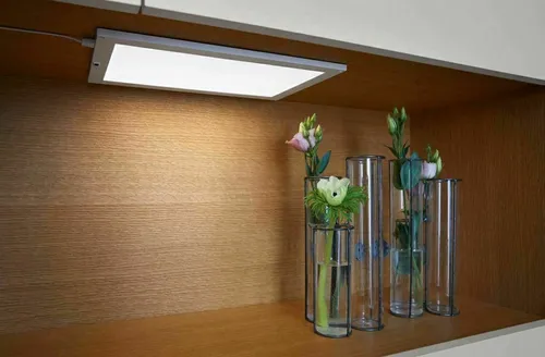 Osram Cabinet LED Panel 3000 K - 900 lm, IP20, Weiß - Ideal für Regal- und Unterbaubeleuchtung. Dieses schlanke LED Panel bietet homogene Lichtverteilung, einfache Montage und eine lange Lebensdauer von 30.000 Stunden. Perfekt für den Innenbereich!