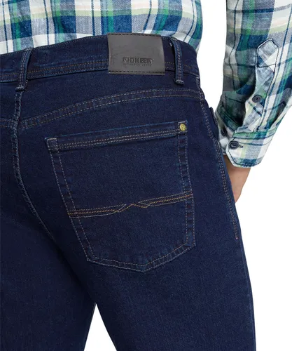 Pioneer Authentic Jeans Rando Stretch-Denim - Herrenjeans im Regular Fit aus bequemen Stretchdenim, ideal für den täglichen Casual-Look mit normaler Bundhöhe und geradem Schnitt.