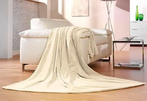 Wohndecke Memphis, Gözze - Kuscheldecke in Unifarben - Bettdecken - Die Gözze Kuscheldecke »Memphis« vereint stilvolles Design mit pflegeleichtem Material. Ideal zum Einkuscheln an kalten Abenden, in verschiedenen Farben erhältlich.