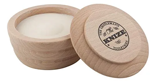 Knize Herrendüfte Ten Shaving Soap in Woodbowl 100 g - Rasur- & Bartpflege mit maskulinem Duft, ideal für den modernen Gentleman. Die Seife vereint Eleganz und Exklusivität mit aromatischen Nuancen der Knize Ten Linie.