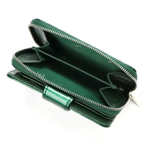 Pierre Cardin Damenbrieftasche ROVICKY113570 - Grün - Elegante Damenlederbrieftasche von Pierre Cardin, gefertigt aus hochwertigem Naturleder. Mit cleverem Fächersystem für Karten und Bargeld - ideal für den täglichen Gebrauch.