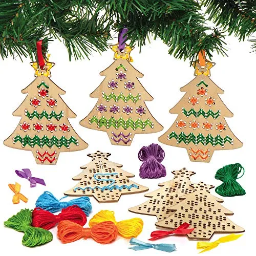 Baker Ross AX424 Kreuzstich-Set aus Holz mit Weihnachtsbaum-Motiv, 5 Stück, Kinderkunst, Aktivitäts-Packet, Mittel