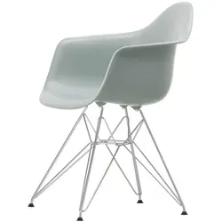 Vitra - Eames Plastic Armchair DAR RE, verchromt / hellgrau (Filzgleiter basic dark)