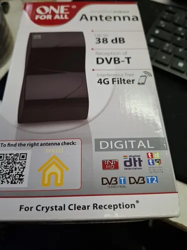 One for All SV 9323 - Aktive Innenantenne für Fernsehen und Radio - Die One for All SV 9323 ist eine elegante Innenantenne mit 38 dB Verstärkung. Ideal für den Empfang von DVB-T und DAB, einfach zu installieren und platzsparend aufstellbar.