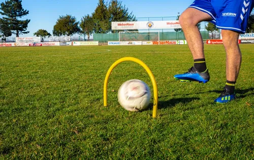 Powershot Fussball-Passbogen Set - 6 Stück - Trainingszubehör für effektives Pass- und Schusstraining, 100% wetterfest und mit transportabler Tasche, verbessert Zielgenauigkeit und Geschwindigkeit.