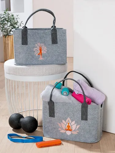 Gilde Tasche "Namaste" - Rechteckige Filztasche mit Lebensbaum- und Lotusmotiv - Sonstige Tischdekoration, stilvolle hellgraue Filztasche im Set mit inspirierenden Motiven, ideal für kreative Wohnideen.