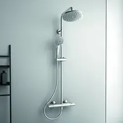 Ideal Standard A7208AA Ceratherm T25 Duschsystem Aufputz - extrem langlebig mit FirmaFlow-Kartusche, sicherer Temperaturschutz und wassersparend für puren Duschgenuss