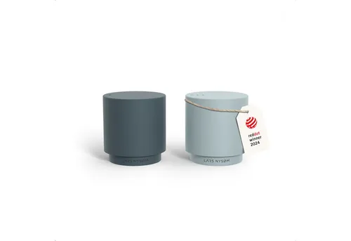 LARS NYSØM Salz und Pfefferstreuer-Set | Minimalistisches Edelstahl Design - Salz- & Pfefferstreuer im modernen Design, leicht nachfüllbar und langlebig aus Edelstahl – ideal für jeden Tisch und Alltag.