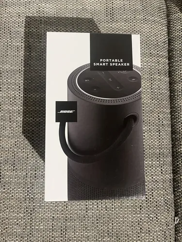 BOSE Portable Home Speaker: App-steuerbarer Bluetooth Lautsprecher in Schwarz - Audio-Docks & Mini-Lautsprecher mit Wasserresistenz und Smart-Home-Kompatibilität, ideal für Musikgenuss überall.