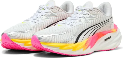 PUMA Velocity NITRO 4 Wns white red 37.5 - Der PUMA Velocity NITRO 4 ist der ideale Laufschuh für alle Läufer. Er bietet eine optimale Passform und hervorragende Dämpfung, damit du dein volles Potenzial ausschöpfen kannst. Für jedes Tempo und jede Distanz.