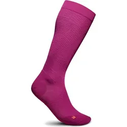 Bauerfeind Ultralight Kompressions-Socken Damen - Berry, Größe 38-40 - Sportsocken mit gezielten Kompressionszonen für optimale Unterstützung und Regeneration beim Berglauf. Hoher Tragekomfort und Schutz für Ferse und Achillessehne.