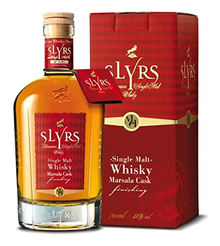 SLYRS Single Malt Whisky Marsala Cask Finish 46% vol. 0,7 l - Whisky in Geschenkverpackung, fruchtig mit Aromen von Erdbeere und Muskatnuss, ideal für besondere Anlässe oder als Geschenk